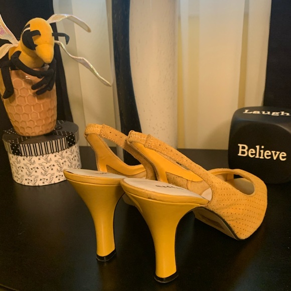 Madden Girl Ladies Suede Heels - Picture 6 of 7